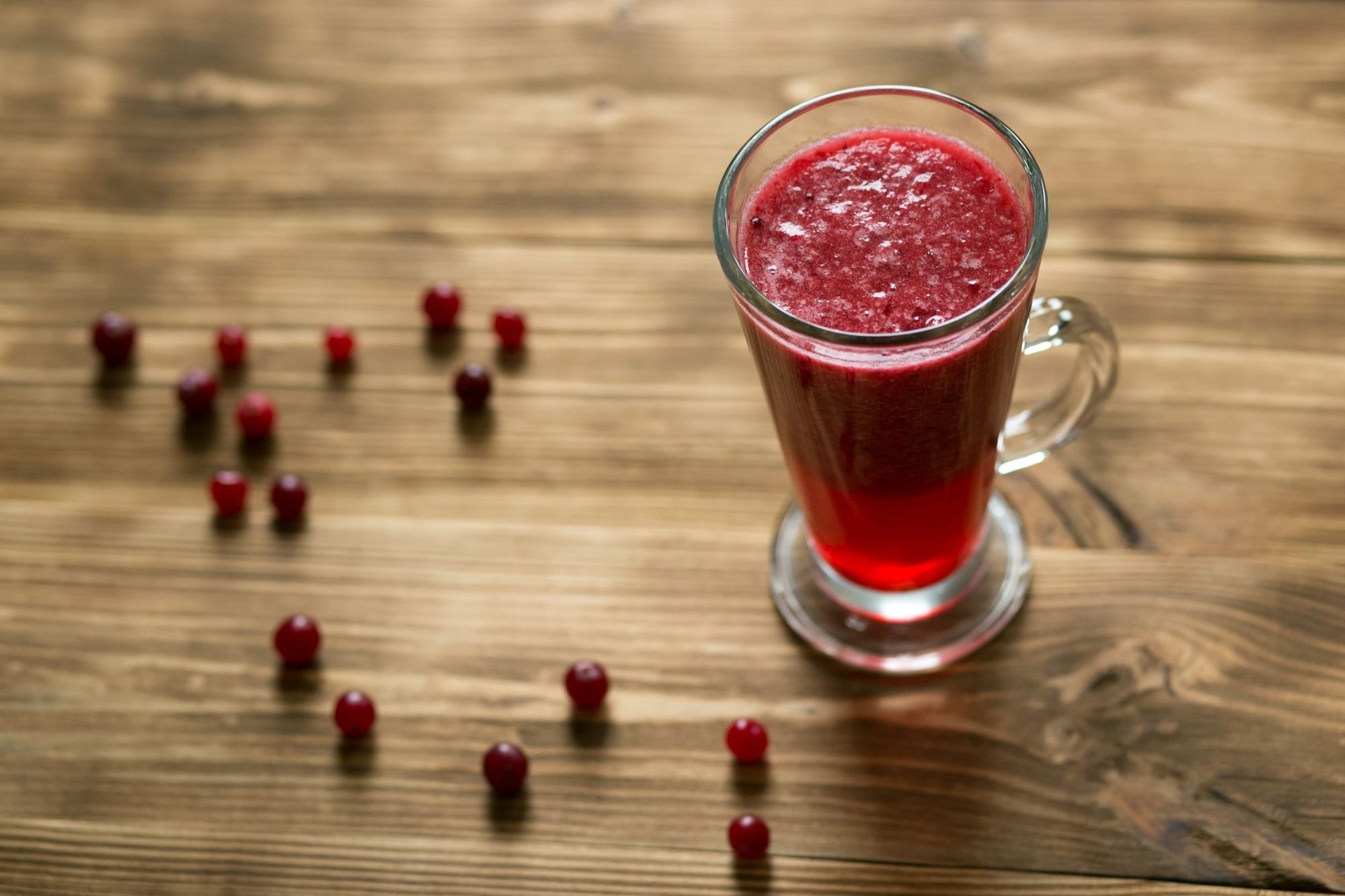 Glas med tranbärsjuice